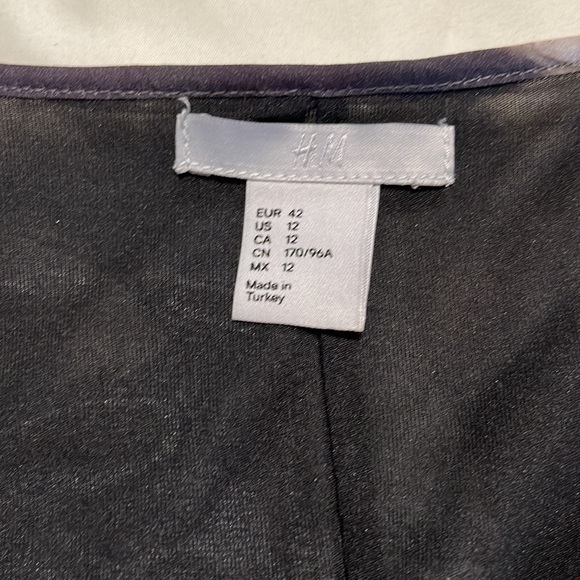 H &M bubble front dress - Picture 6 of 7